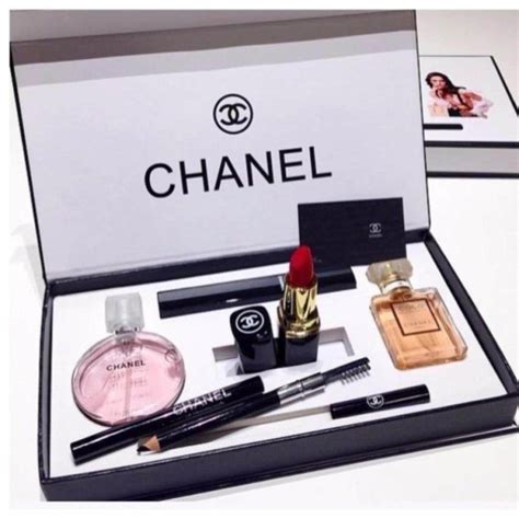 Set regalo Chanel .